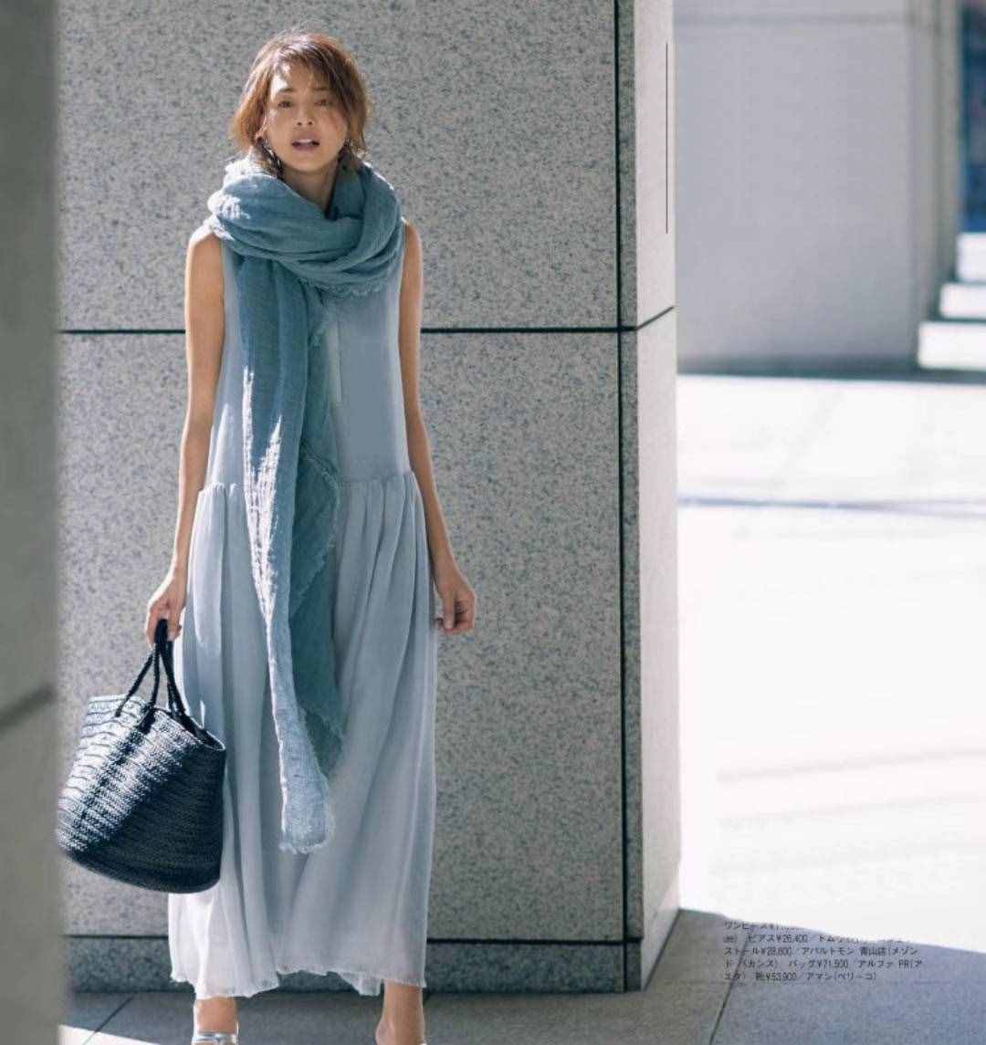如何保持穿衣的“新鲜感”？日本48岁造型师的穿搭，堪称时尚宝典