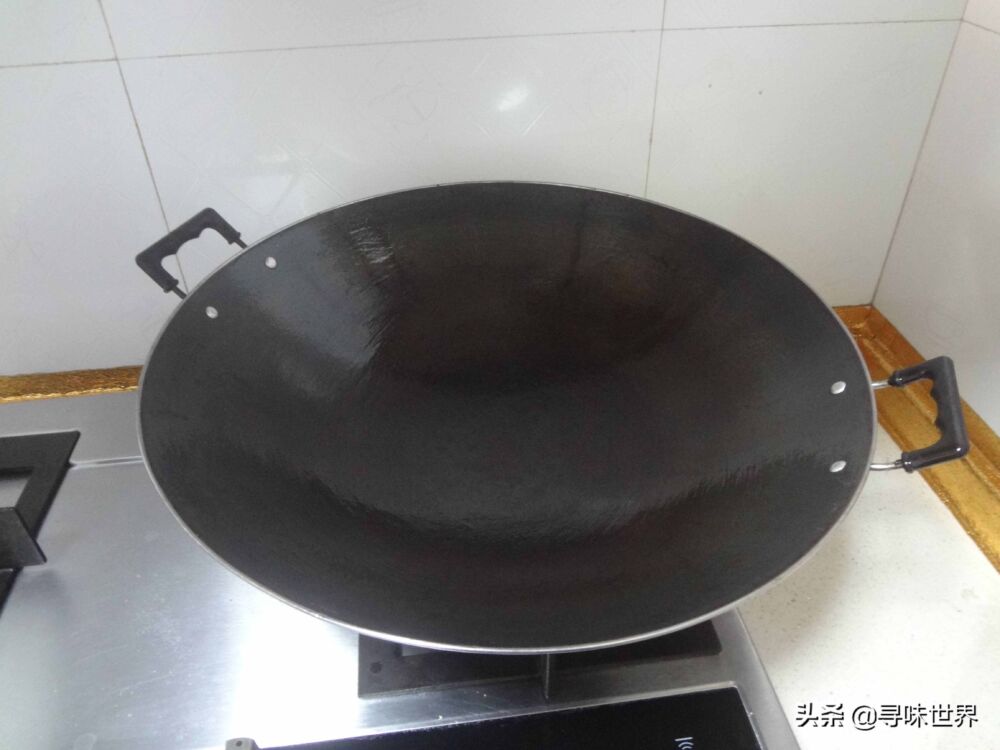 铁锅很多人用错了，难怪铁锅生锈又沾锅，这样做比不沾锅还好用