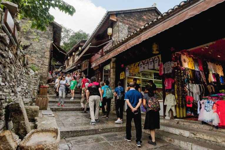 隐藏在贵州的百年“立体”古镇，距城区29公里，建筑精美美食很多
