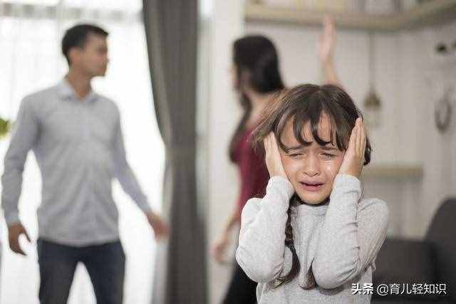 孩子表现出这5种迹象，说明“缺乏安全感”，容易导致胆小懦弱