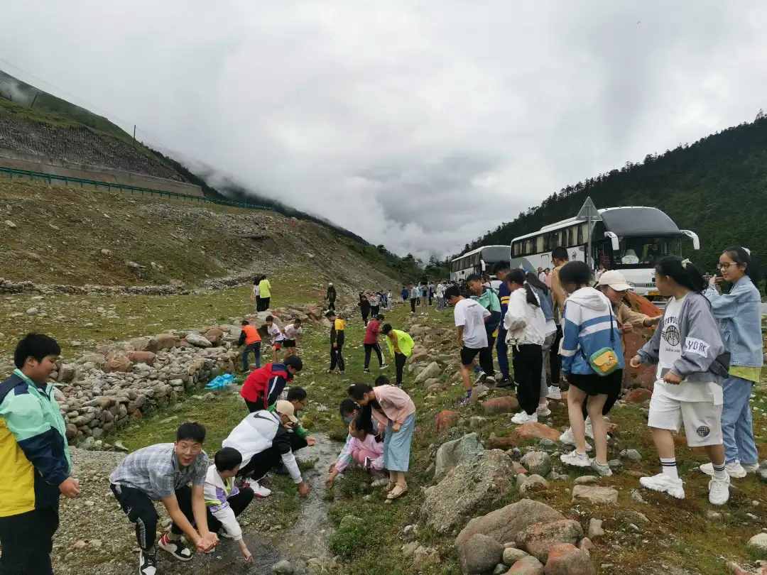 研学旅行 | 在海螺沟感受人文自然，学在天地间