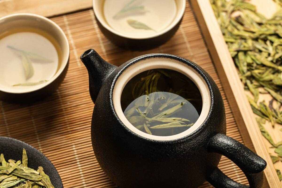 龙井茶用什么水泡最好，这有什么讲究的吗