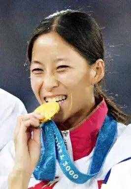 她为中国拿下当年唯一的一块田径金牌，却无一人欢呼，发生了什么