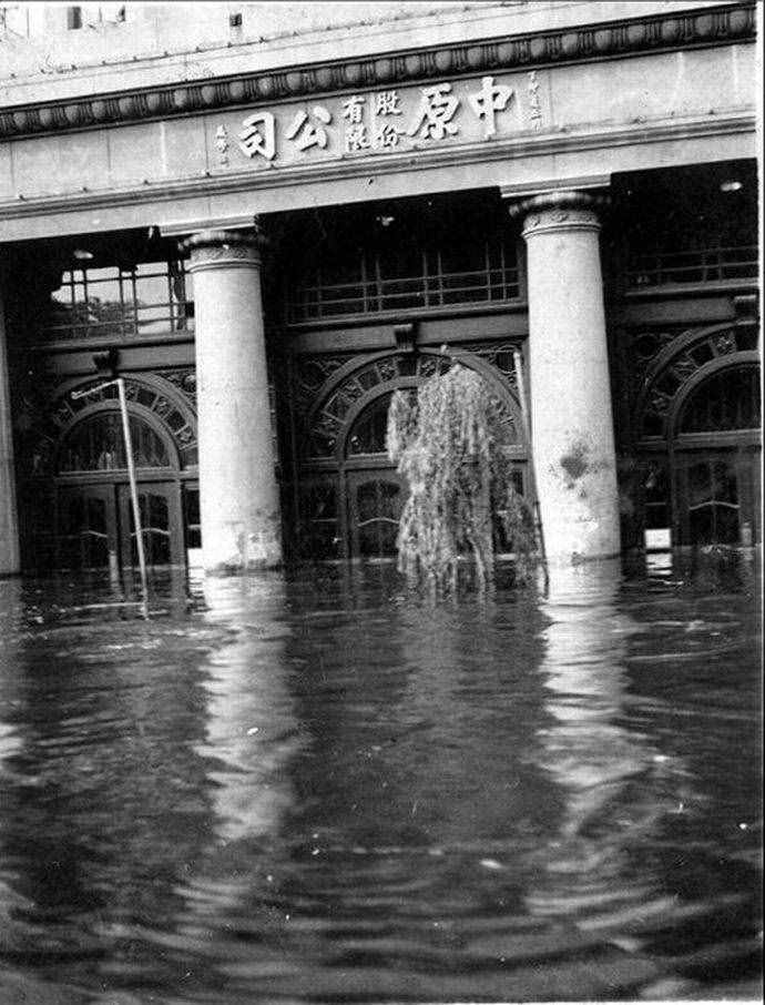 1958年根治海河，洪水老老实实流入渤海，当时设想轮船开到北京