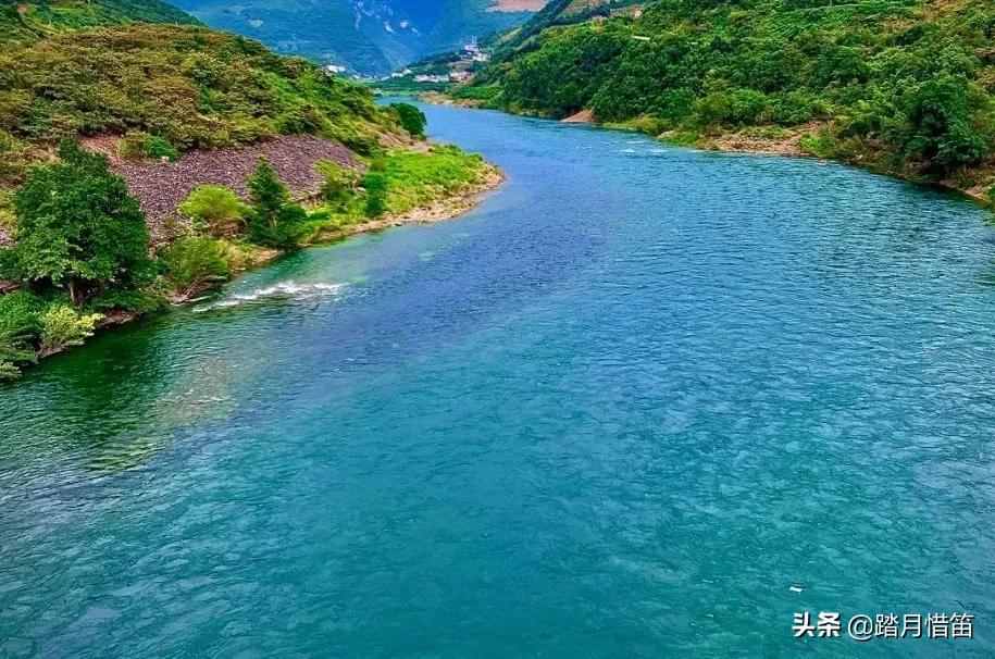 湖北最年轻的自治州，藏着一片神秘的喀斯特山水，美得让人惊艳