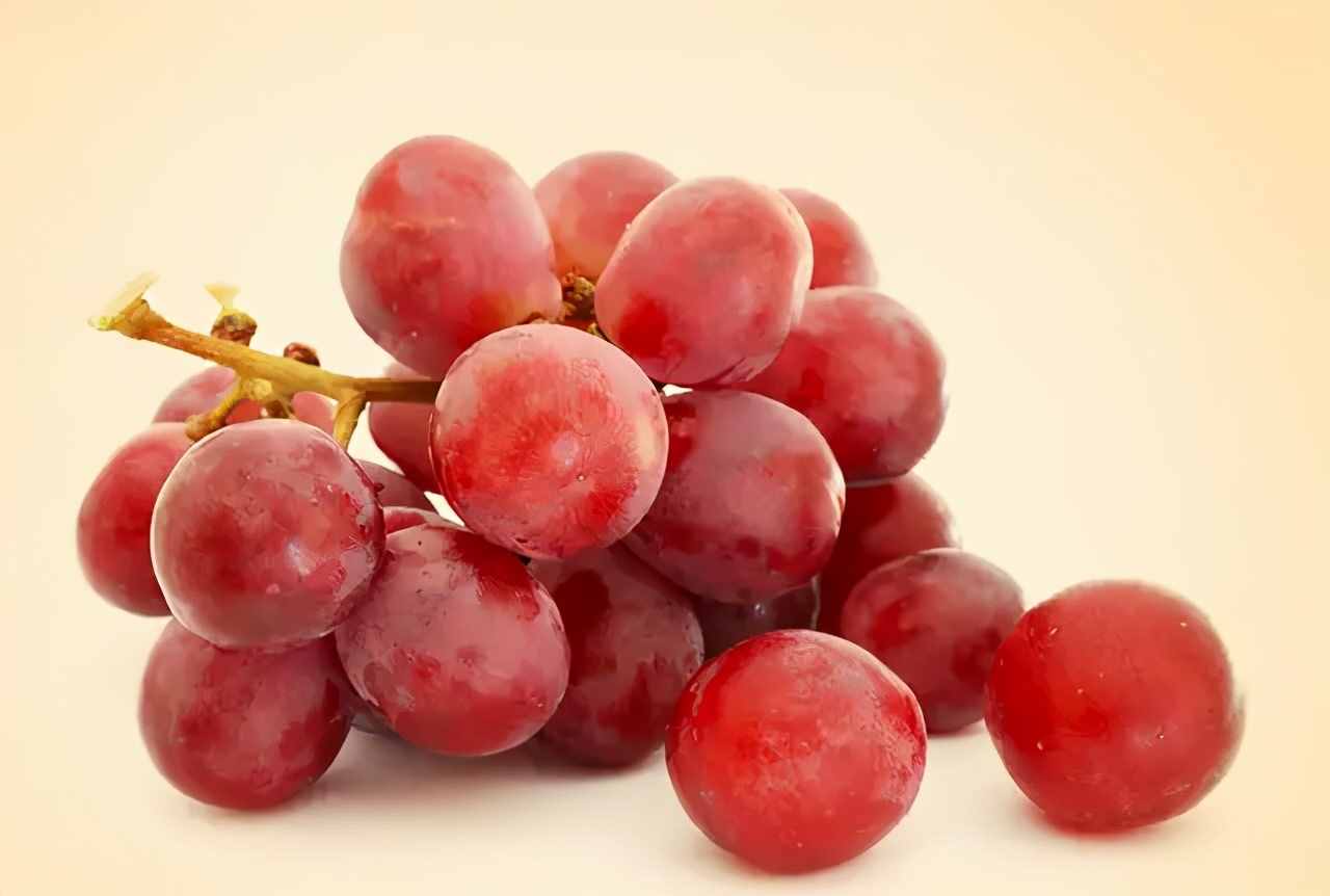 都知道，葡萄的英文是grape，那“提子”的英文是啥？