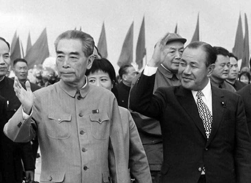 中日建交，毛泽东为何放弃向日本索赔？只有周恩来才知主席的高明