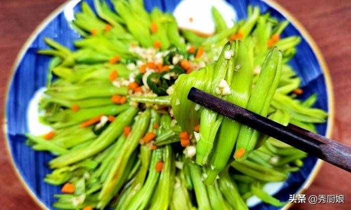 三伏天，吃鲜黄花菜正当季，教你正确处理方法，鲜嫩爽口，特开胃