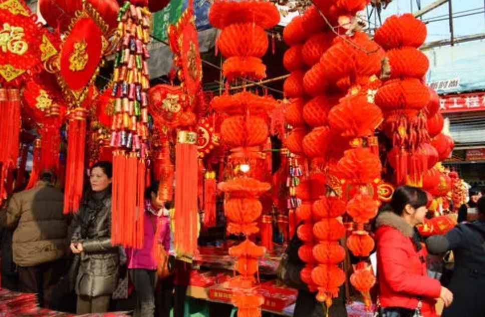 在中国，春节是重要的节日，那么韩国人是如何过春节的呢？