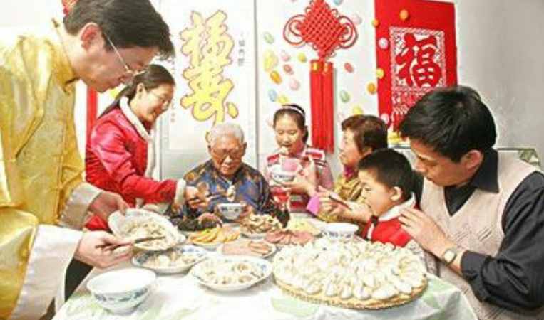 在中国，春节是重要的节日，那么韩国人是如何过春节的呢？