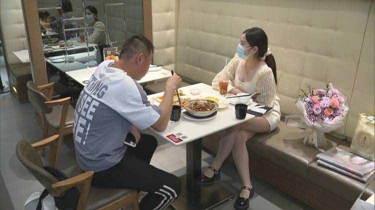 七夕大数据出炉：鲜花美食成节日首选 上海市民更注重仪式感