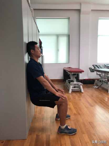 奥运冠军孙一文教你保养膝关节：怎样让靠墙静蹲发挥最大效能？