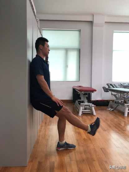 奥运冠军孙一文教你保养膝关节：怎样让靠墙静蹲发挥最大效能？