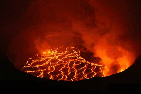 为什么美国3座火山会同时喷发？如果黄石公园火山也喷发会怎样？