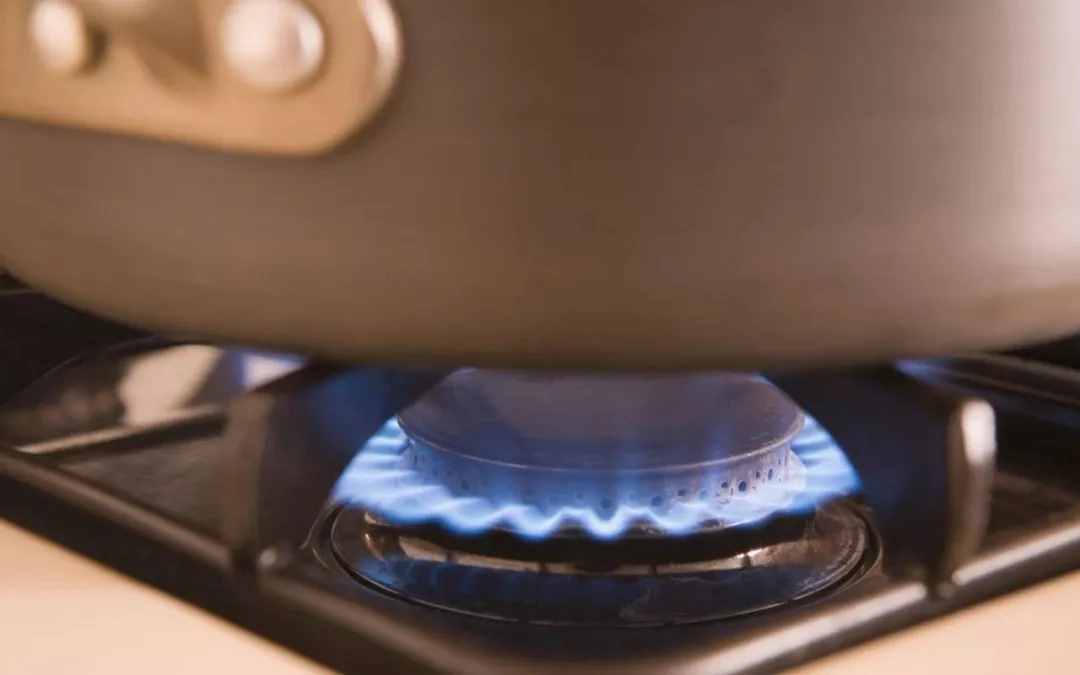 家庭用气，天然气和煤气有什么区别？用哪种更安全更省钱呢？