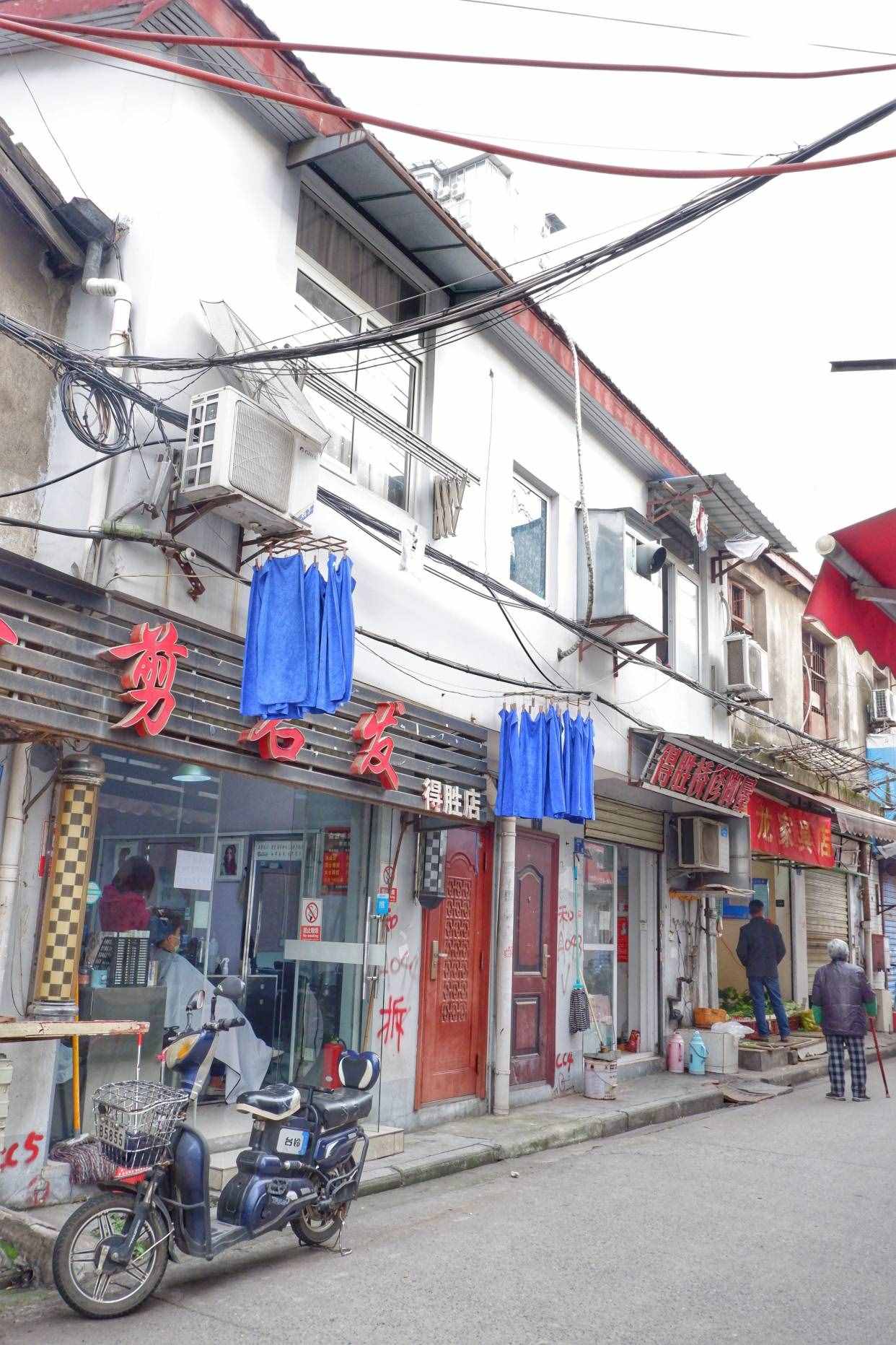 武汉美食老街，只有当地人才知道的老字号美食，排队只为吃烧卖