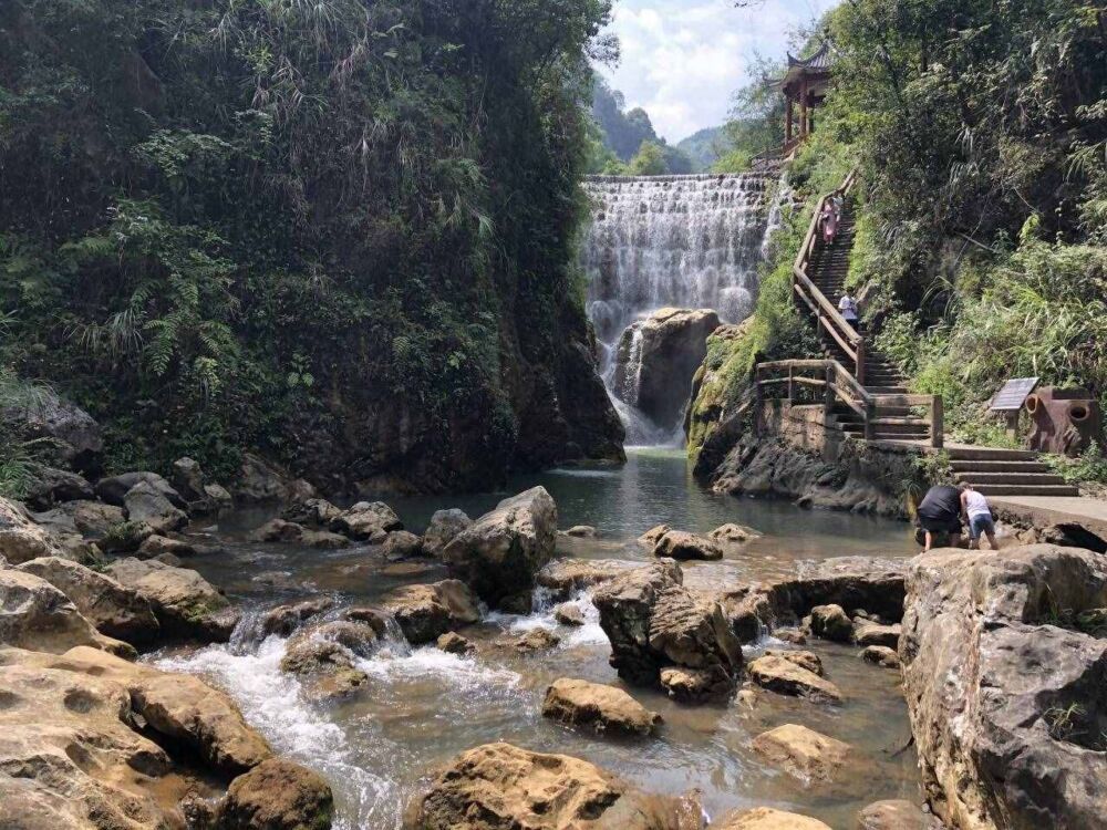 华蓥山天意谷景区，你看这个水~它又清又凉~避暑啦啦啦