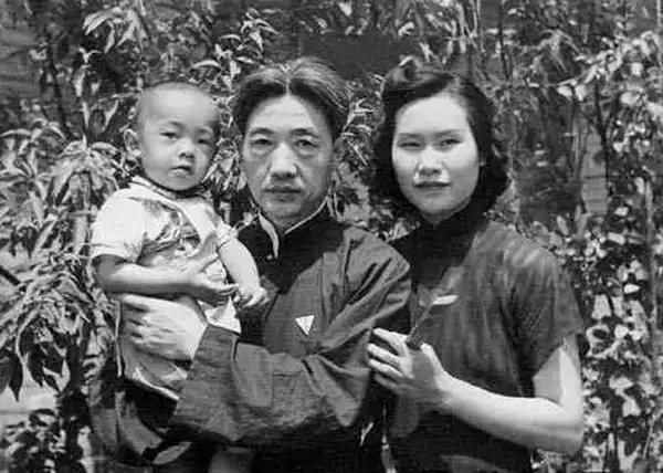 民国大师徐悲鸿58岁因病逝世，留下4个子女，后来如何？