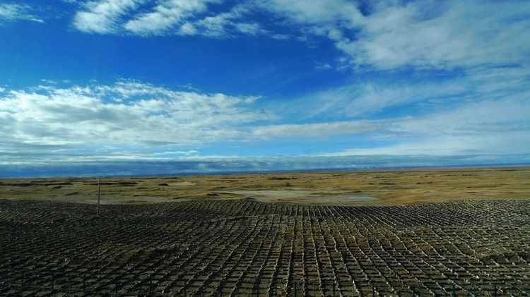 世界最高青藏铁路，曾被美国认为绝不可能修成，沿途景色超美