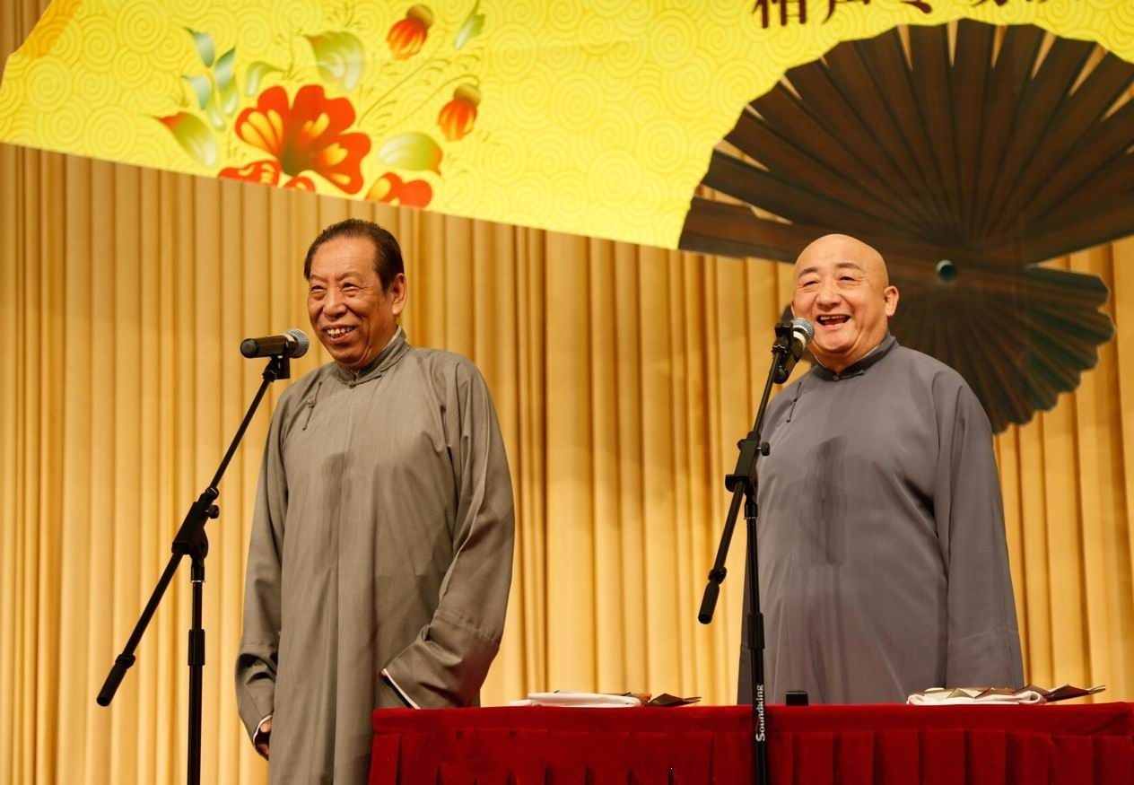 天津相声茶馆里的佟马组合，搭档33年，《黛玉走四方》全场大合唱
