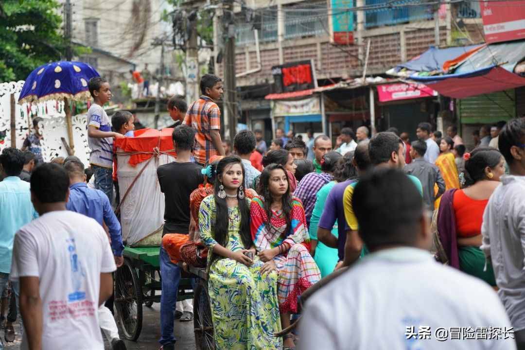 面积仅香港1/3，却居住了1500万人口！孟加拉首都达卡艰难求生记