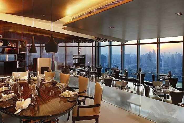 惊艳！全上海海拔最高餐厅，月薪3000也能消费得起