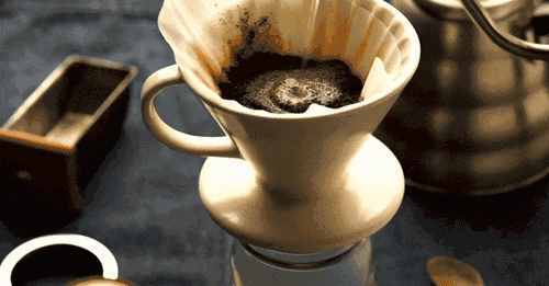喝下一杯咖啡，7个器官起变化！新研究找到咖啡的健康“临界值”