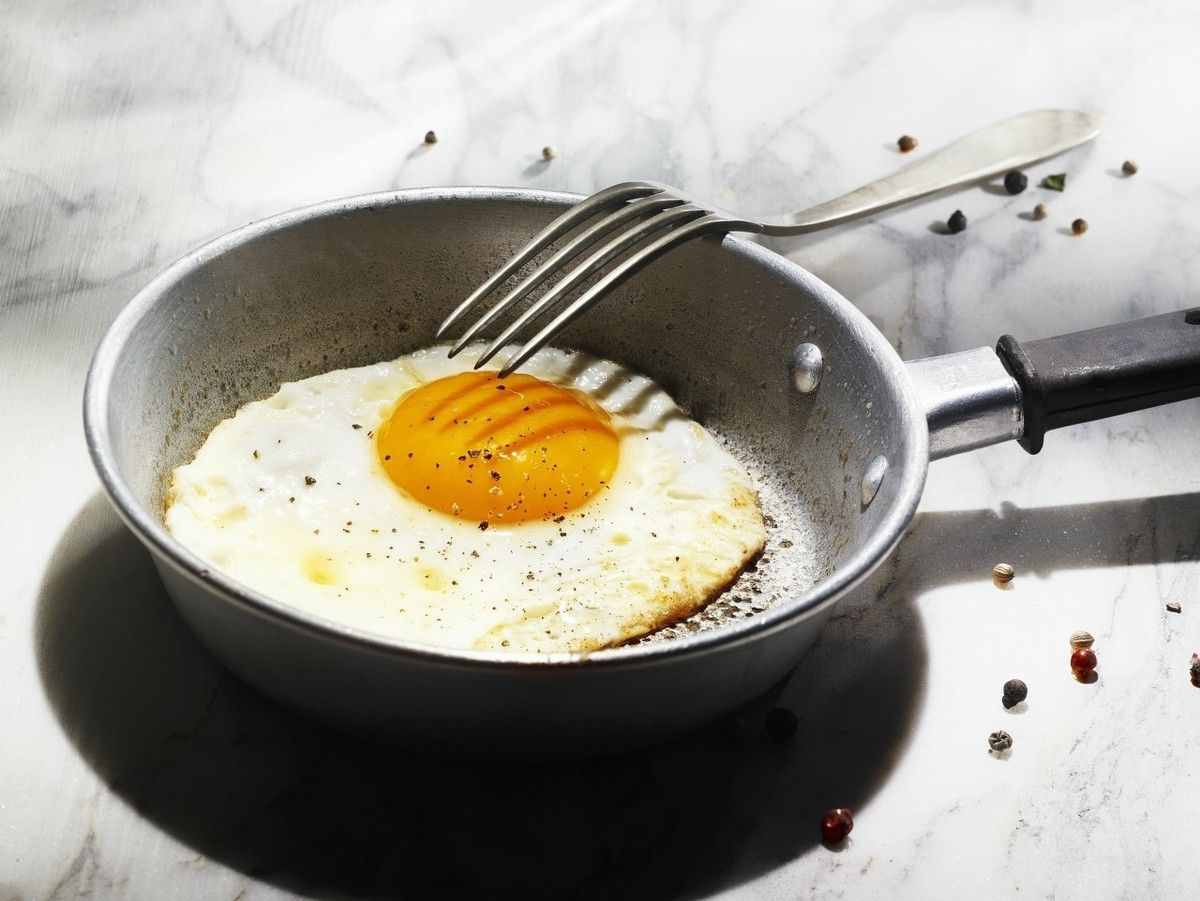 煎荷包蛋，有人用热油有人用冷油，都不对！这才是荷包蛋正确做法