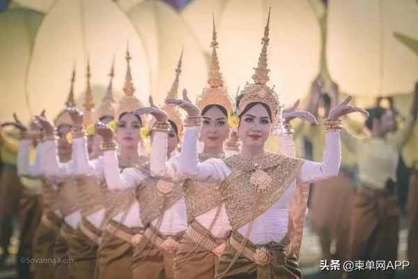 实拍！柬埔寨新年美女集体现身嗨爆全场，大饱眼福