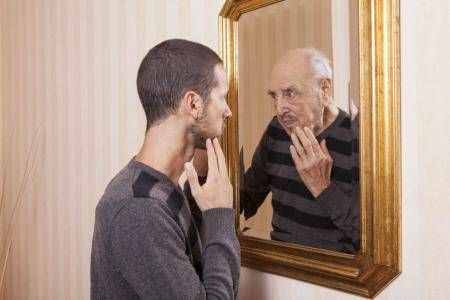 你比镜子中的自己至少丑30% ｜ 心理学家解释你不上镜的原因