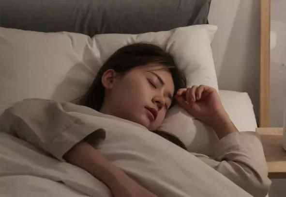 《2019中国睡眠指数报告》显示，49.2%的国人有严重的睡眠问题