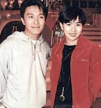 周星驰和张柏芝两人成功“被”结婚，离不开21年前“造的孽”