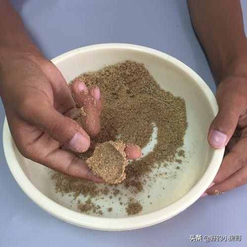 分享野钓鲤鱼的3款饵料，高手都知道，这才是钓鲤鱼的好饵