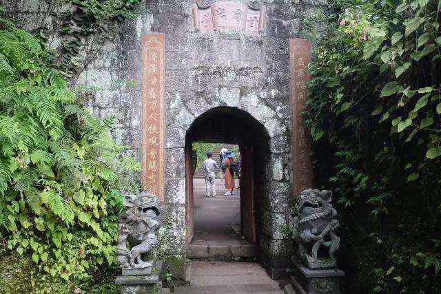 福建有个“水上悬空寺”，靠一根柱子支撑900年，太神奇！