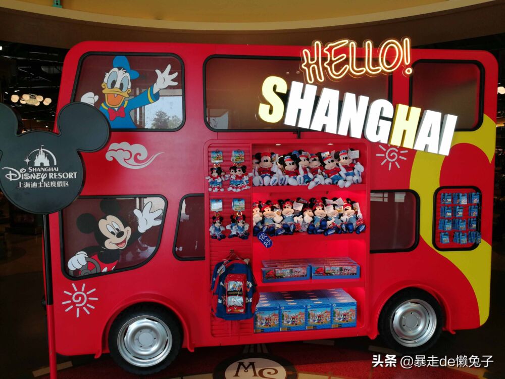 第一次去上海，除了迪斯尼乐园，还有什么值得玩？特色小吃有什么
