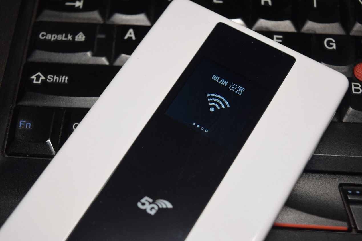 告别4G上网卡，出差上网伴侣的华为 5G 随行 WiFi