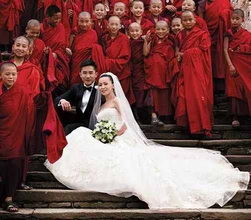 刘嘉玲高调庆祝结婚10周年：不是每个女人，都能熬到梁朝伟