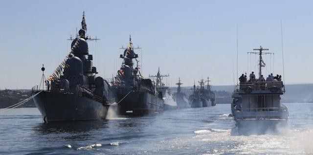 日法东海联合军演，俄罗斯4艘老军舰开赴东海，能打过日本吗？
