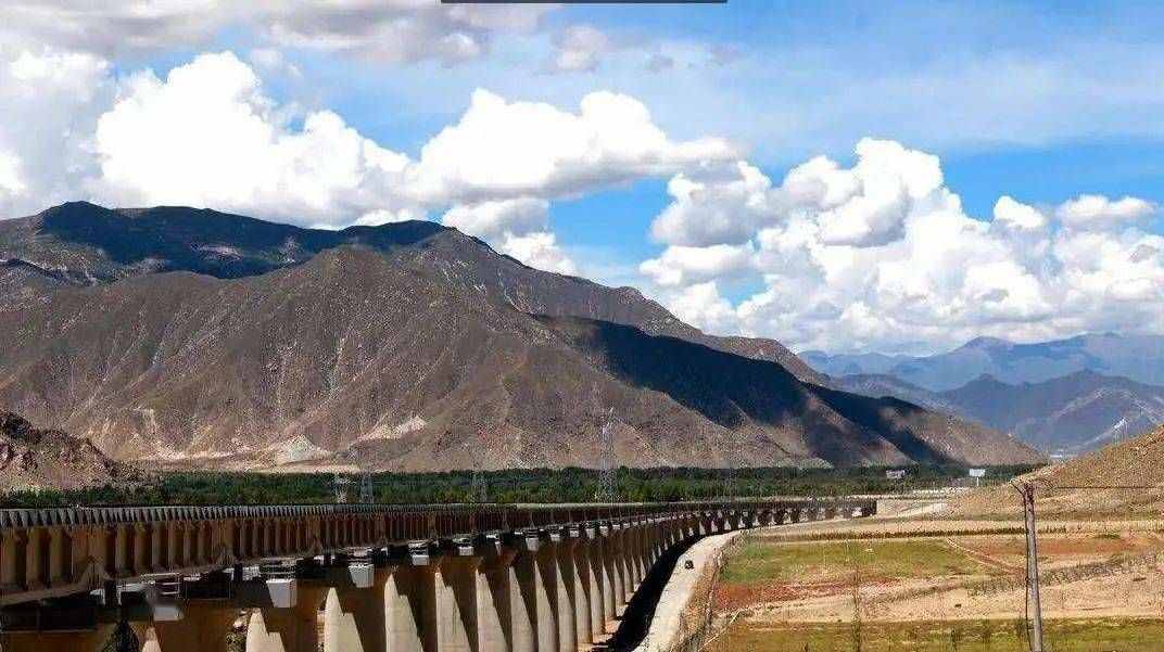 川藏铁路史诗级工程：耗资3000多亿，为何说成都的受益最大？
