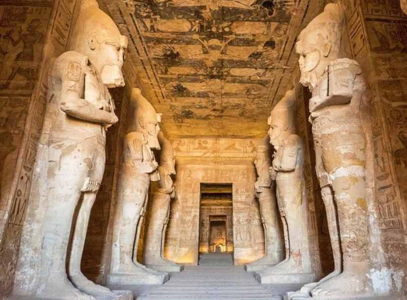 埃及法老拉美西斯二世神庙，距今3300多年了，它有个谜团无人能解