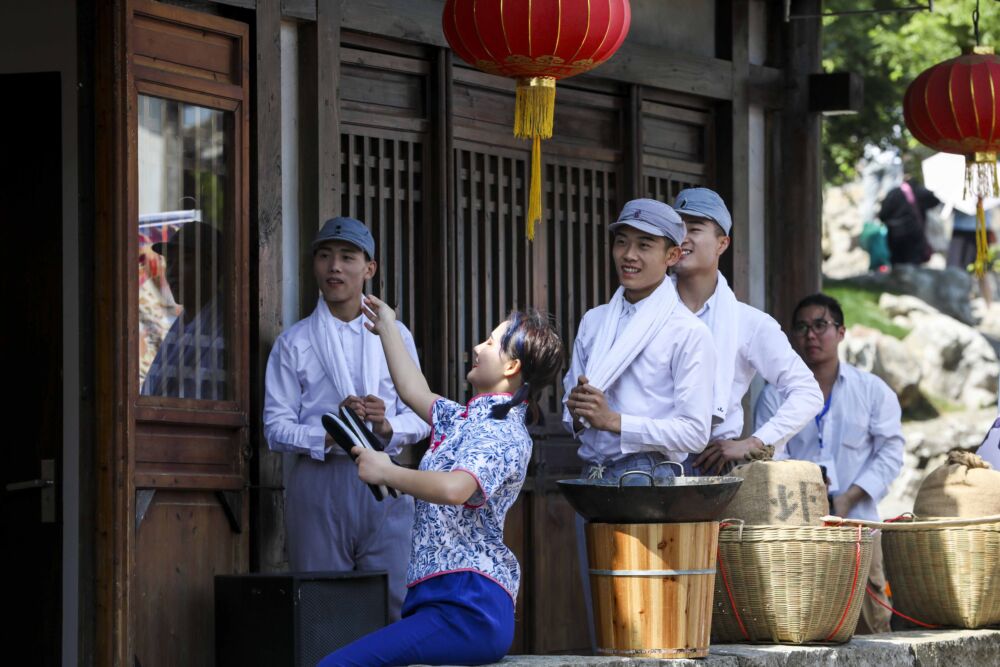 东方盐湖城五一仙镇有“戏”沉浸游成旅游风向标