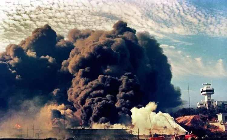 黄岛油库大火三十年祭，不能忘却的纪念