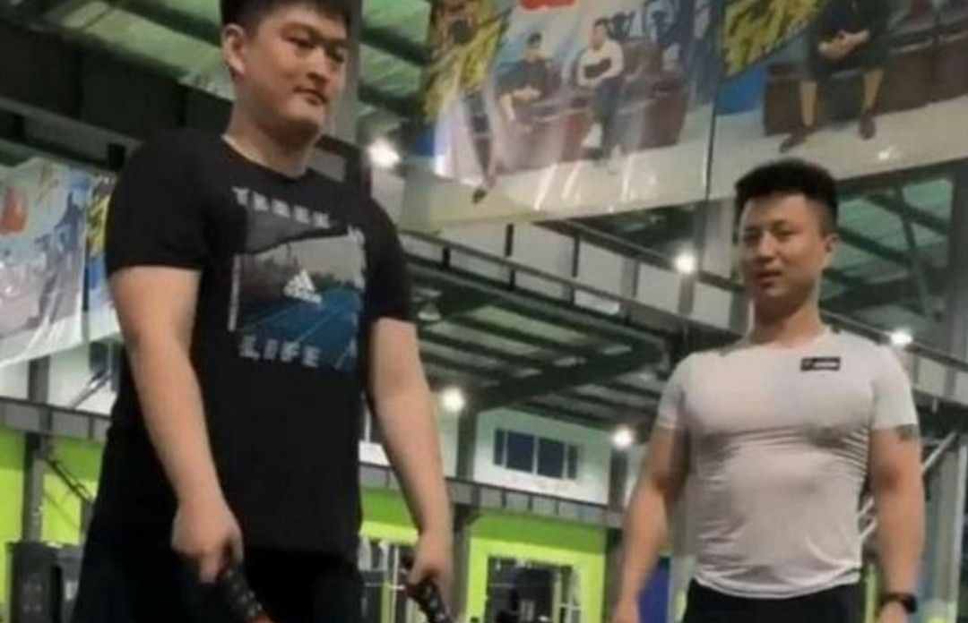 赵本山儿子给减肥营打广告，却被指自己都不瘦，曾发福超260斤