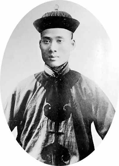 他是“中国奥运第一人”，更是教育家，培养出两任总理