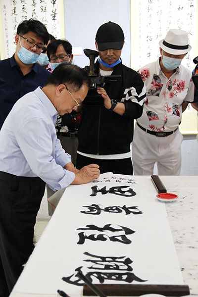 “金句华章”——庆祝中国共产党成立100周年张俊焕书法作品展暨媒体见面会在北京民族文化宫举行
