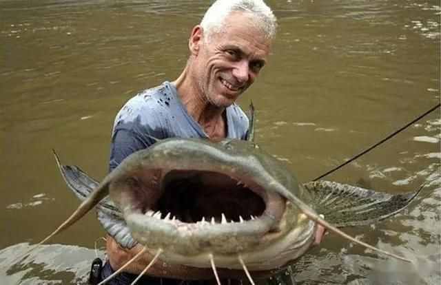 吃印度浮尸的“河中巨怪”，体长2米满口尖牙，中国也有？