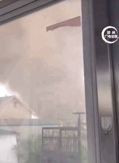 为何龙卷风会在内陆腹地出现？巨型龙卷风突袭哈尔滨，1死16伤