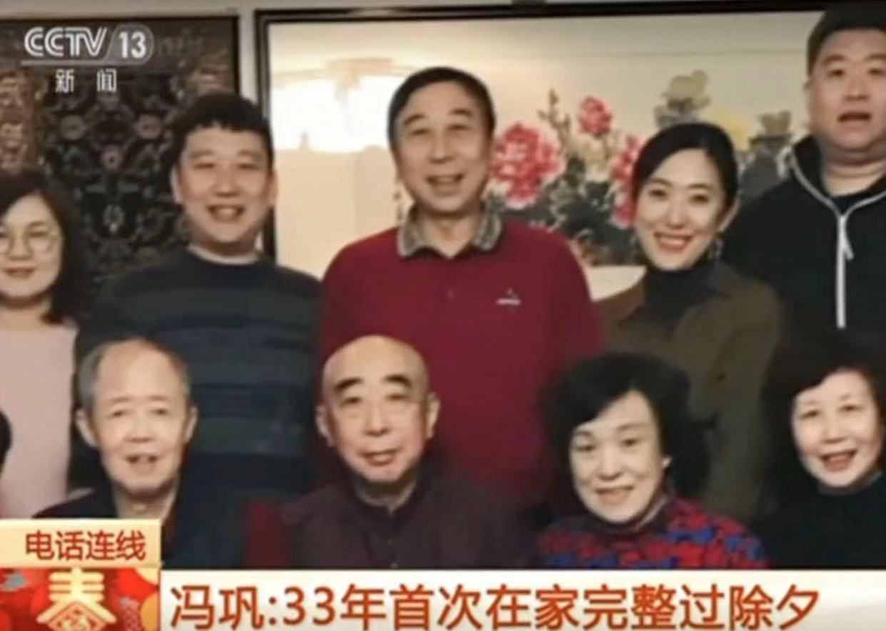 64岁冯巩和孙子斗嘴，继承爷爷搞笑基因，网友：说相声的好苗子