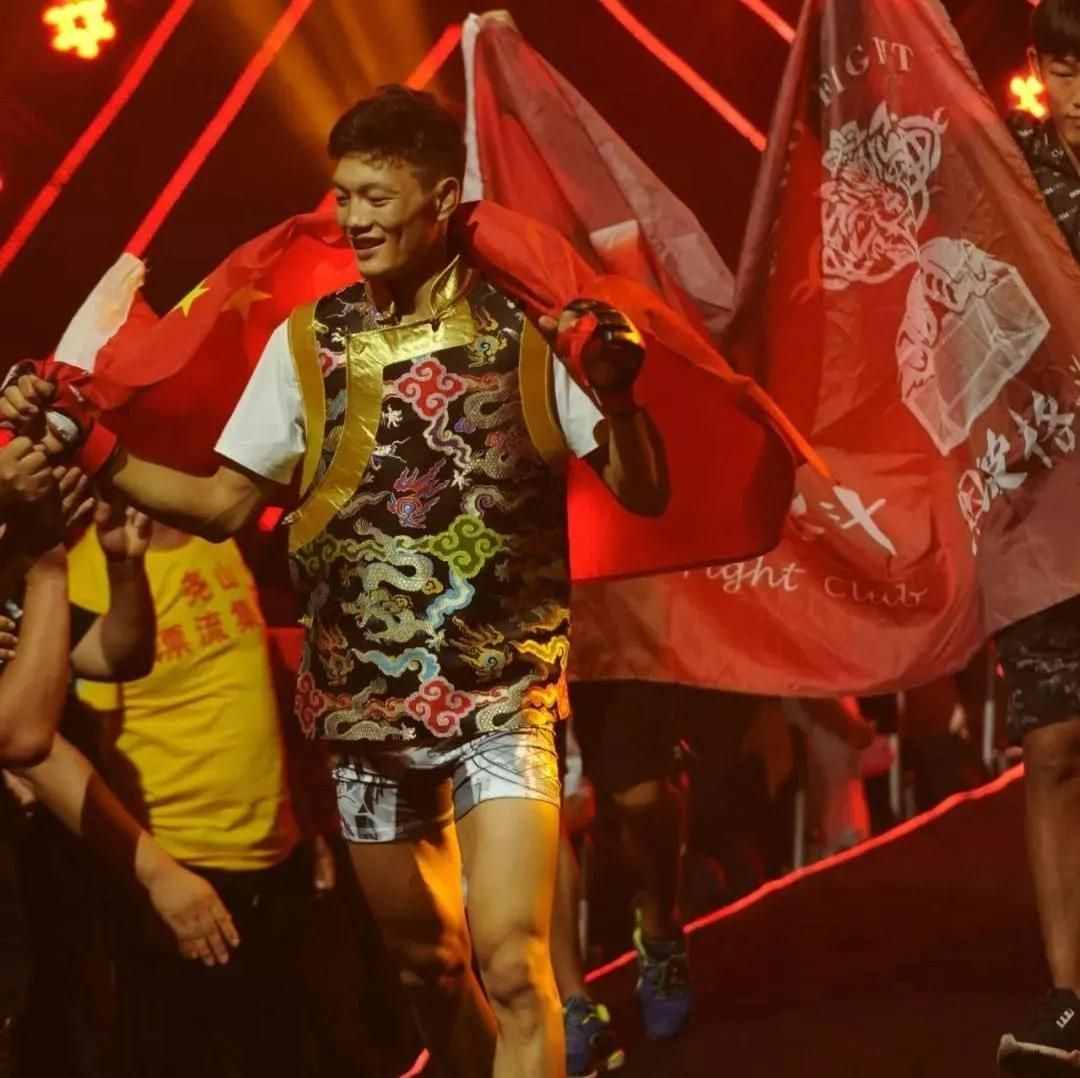 中国选手苏木达尔基出战UFC6月27日比赛