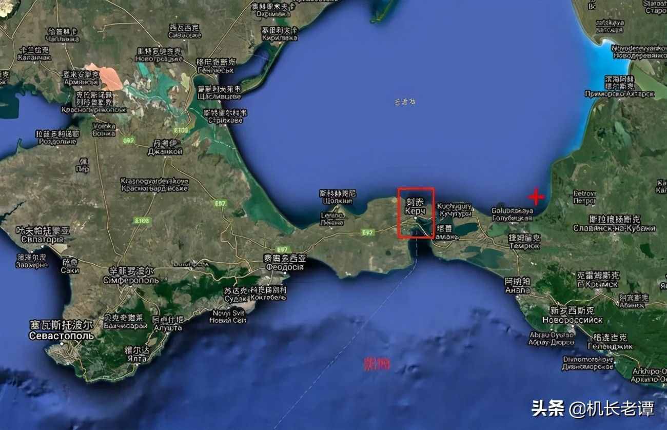 大战一触即发？俄罗斯堵住“刻赤海峡”，乌克兰海军是有家也难回
